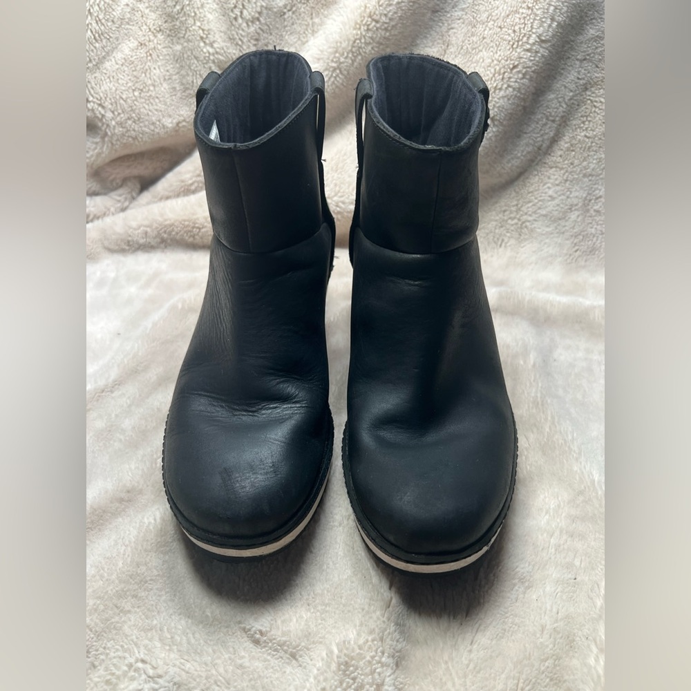 Merrell Halendi Bluff boots black leather with a wedge platform Size 8.5 women - Picture 2 of 7